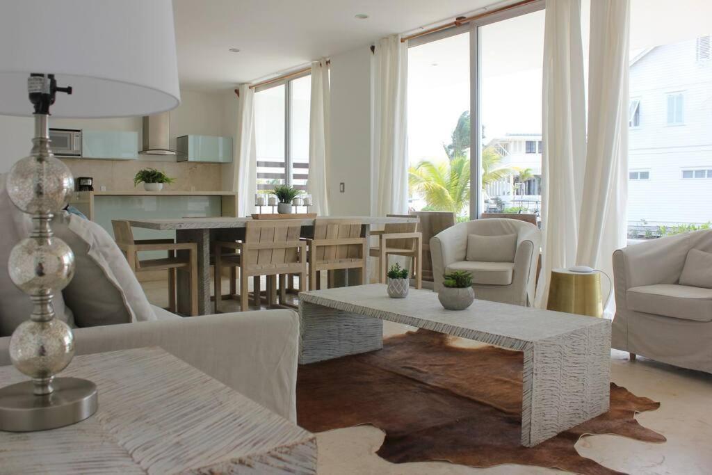 Casa Moderna Fresca And The Poolclub At Mahogany Bay! Villa San Pedro  Exterior photo